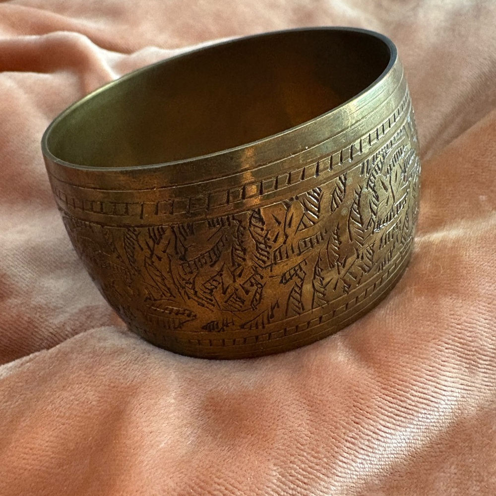 Set of Two Brass Bells and Chunky Brass Bangle Bracelet Made in India Vintage - Picture 4 of 6